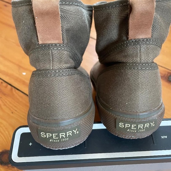 Sperry Men's Olive Bahama Lug Naval Boots Size 9, NWT on bottom of boots, Canvas - Picture 4 of 5